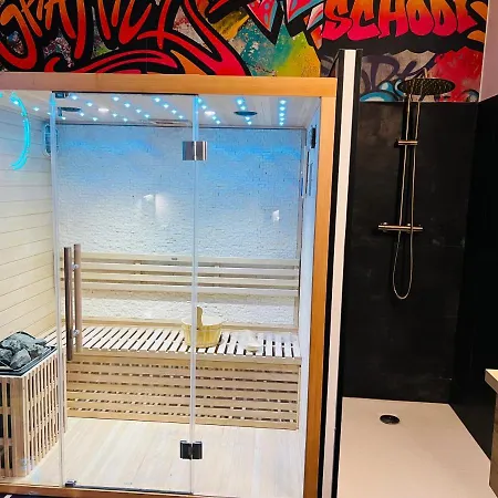 Capsule Street Art - Sauna- Jacuzzi - Playstation 5 - Billard - Netflix - Cinema - Terrasse *